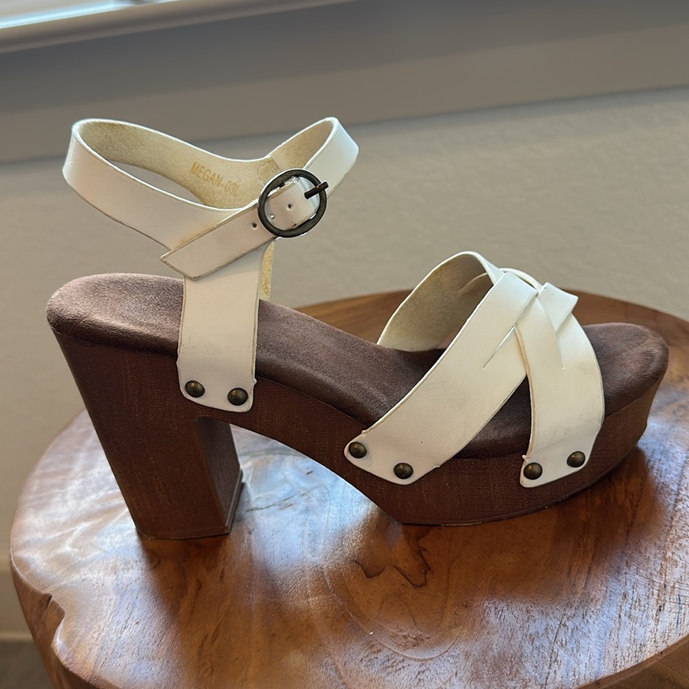 Women's Sandra Faux Wood Sandal  LiteSole Technology